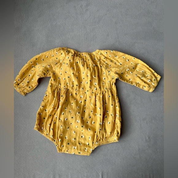 Boutique - Vignette - 6-12 months Romper - Yellow with cotton design - Picture 2 of 3